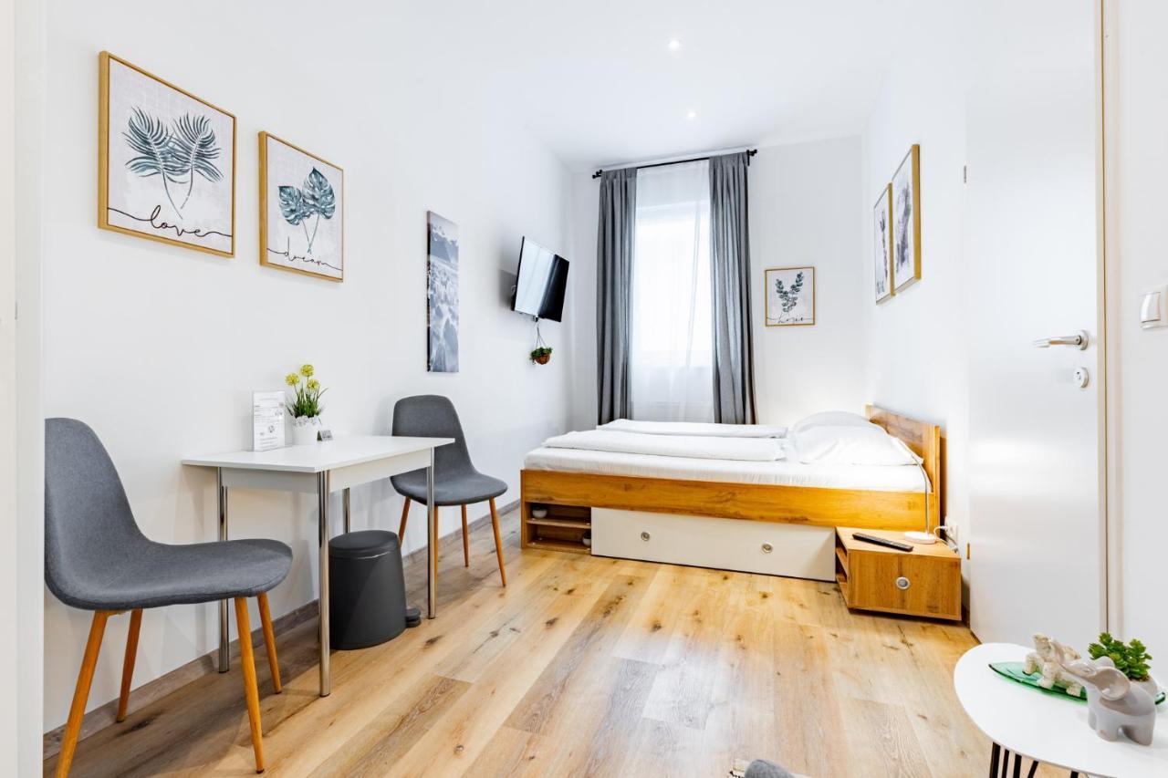 Budget Rooms West With Shared Kitchen Βιέννη Εξωτερικό φωτογραφία