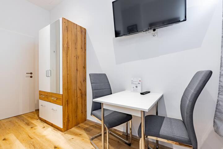 Budget Rooms West With Shared Kitchen Βιέννη Εξωτερικό φωτογραφία