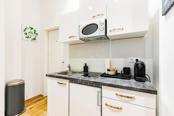 Budget Rooms West With Shared Kitchen Βιέννη Εξωτερικό φωτογραφία