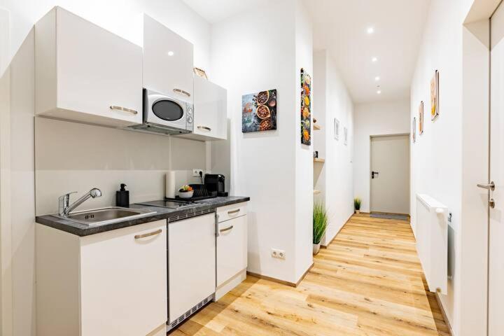 Budget Rooms West With Shared Kitchen Βιέννη Εξωτερικό φωτογραφία